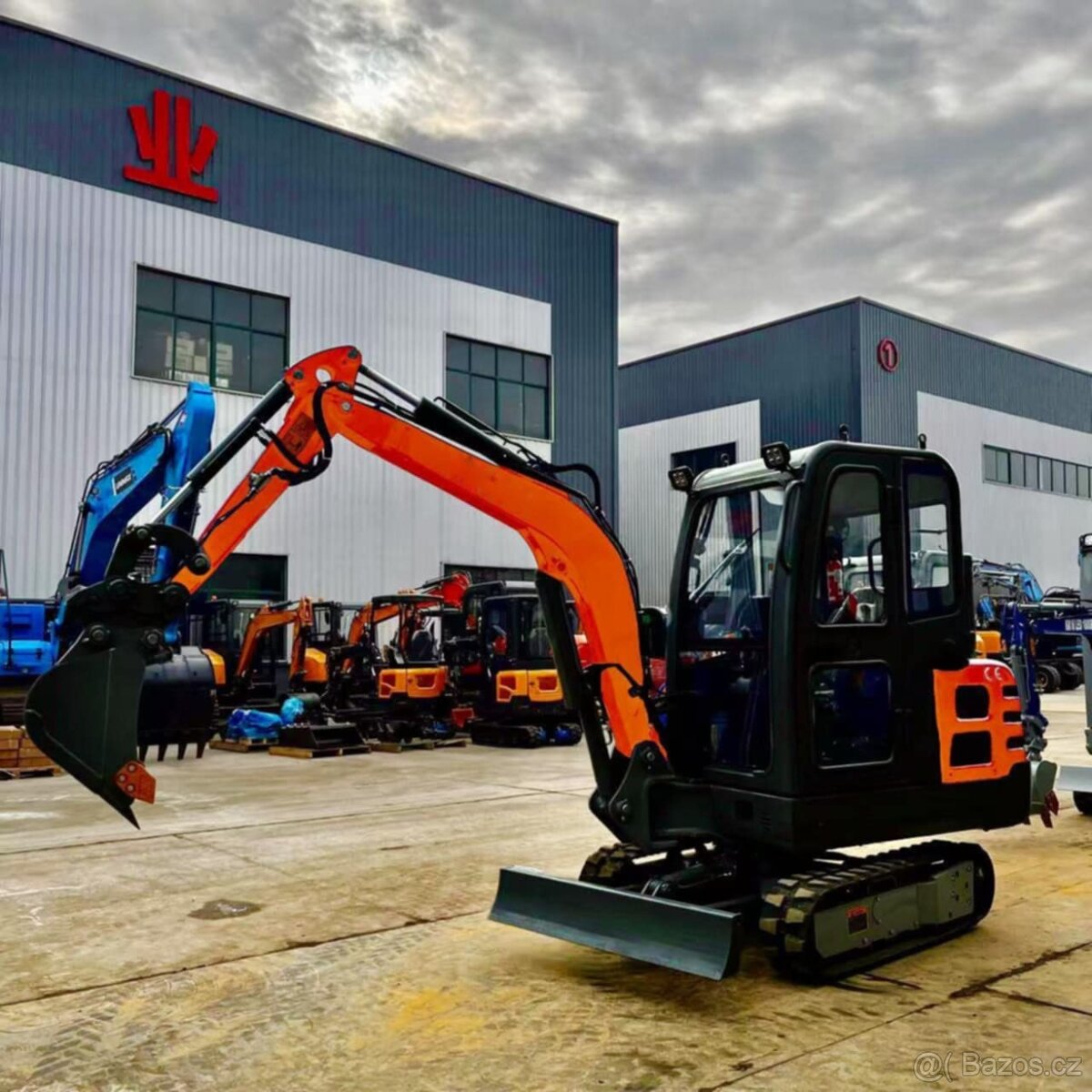 PÁSOVÝ MINIBAGR KK25 2500KG