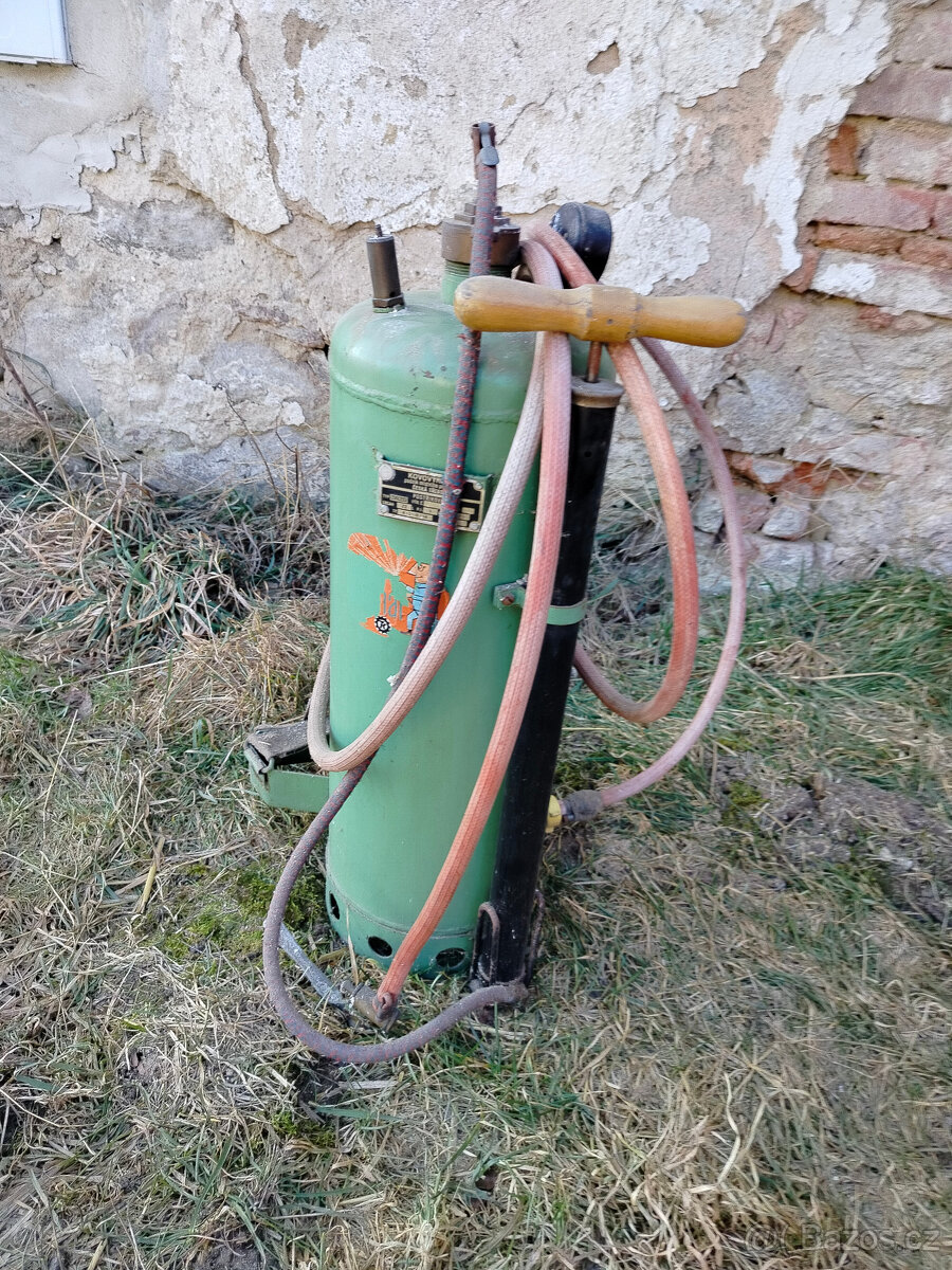Postřikovač NEZMAR 22L