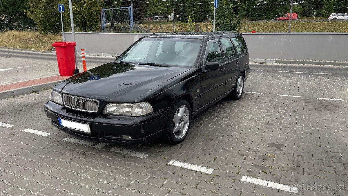 Volvo V70 2.5 TD (1998) – poctivé kombi s černou kůží