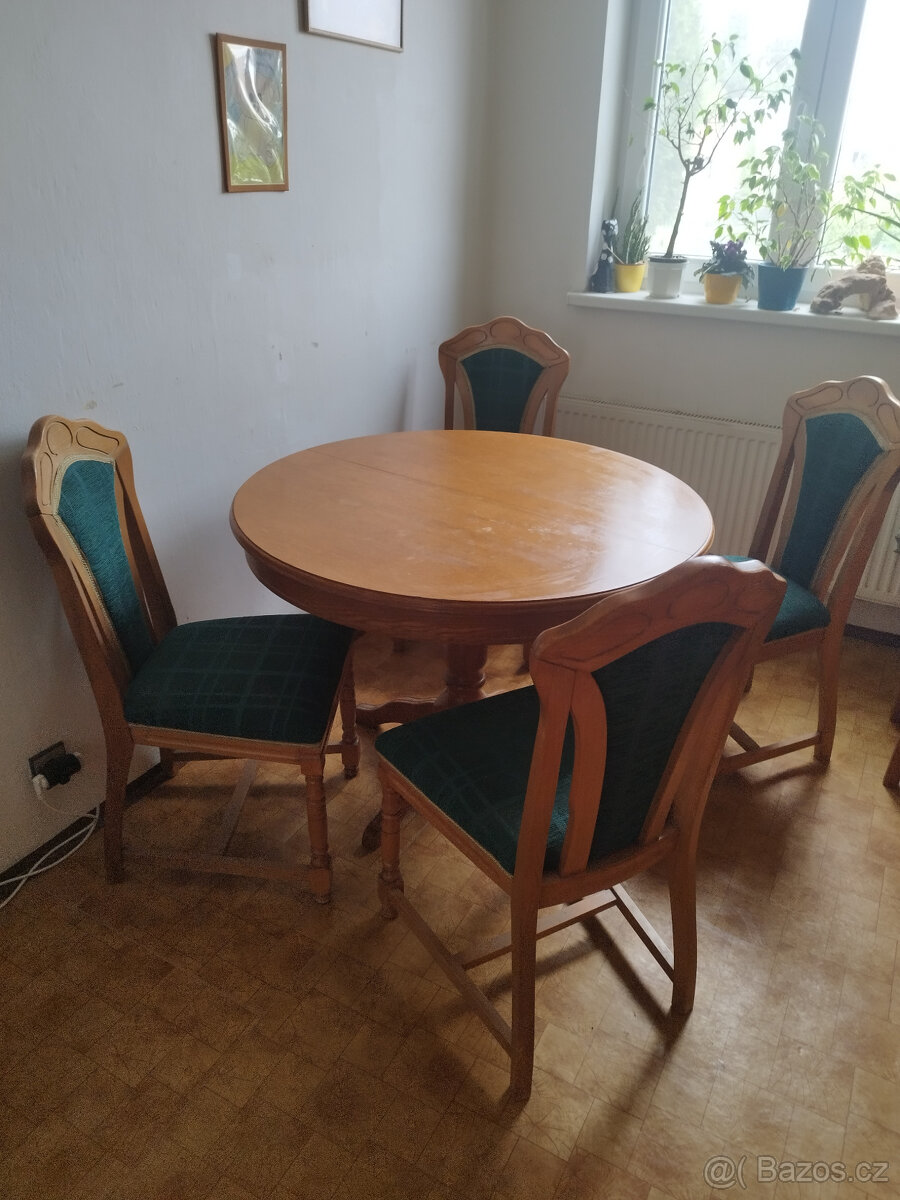 Rustikální jídelní stůl a židle