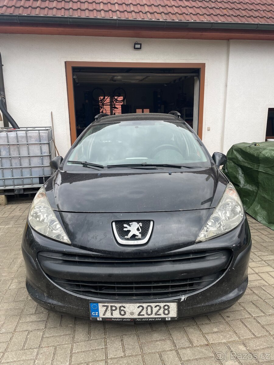 Prodám Peugeot 207 SW - HAVAROVANÝ
