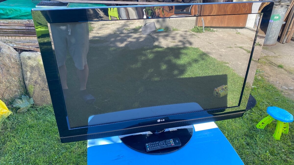 Televize LG 108 cm