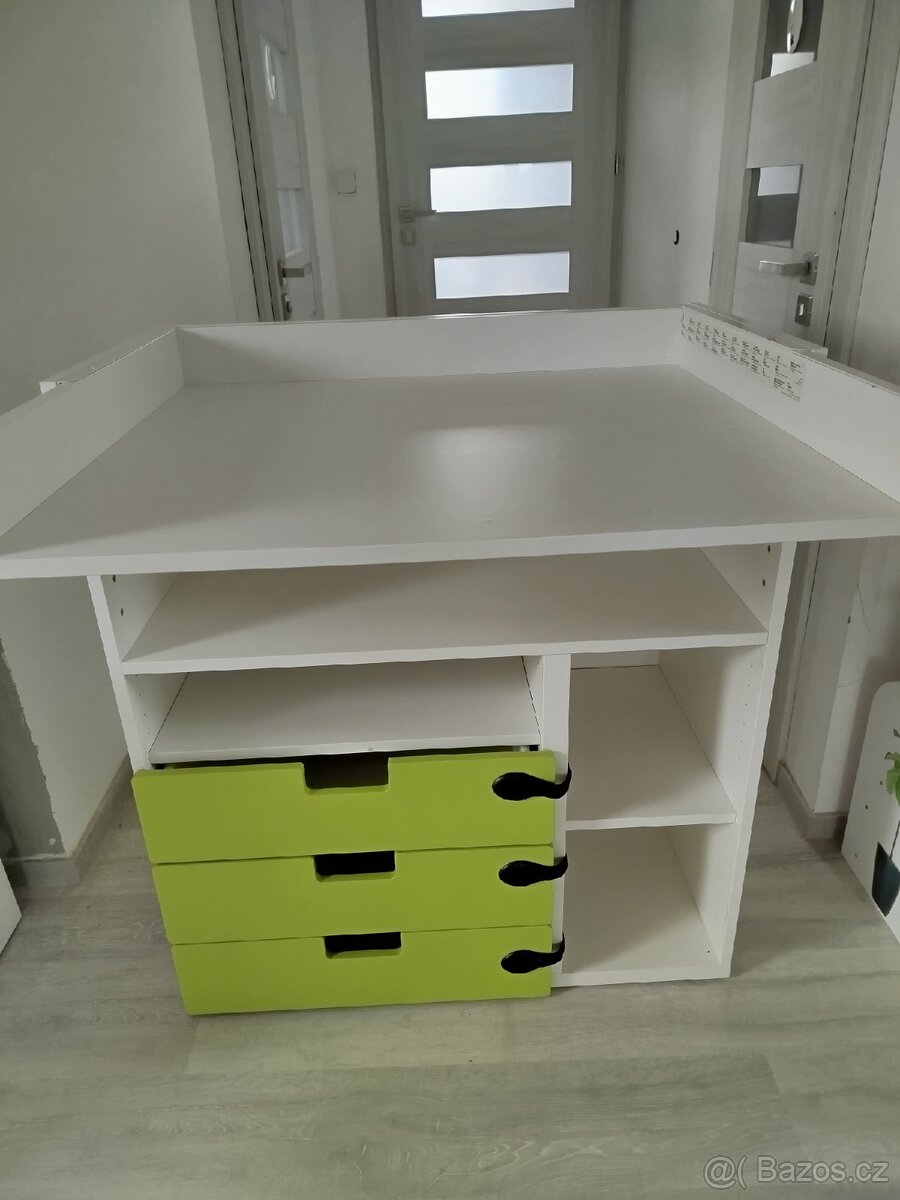 Přebalovací pult Ikea