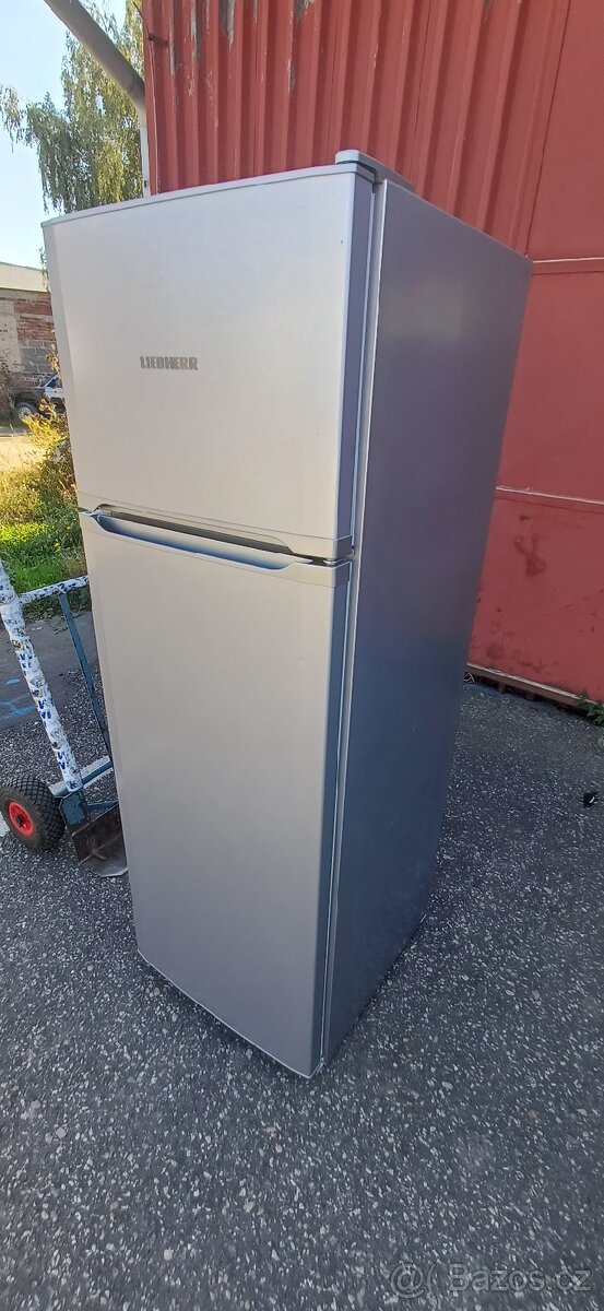 Lednice s mrazákem Liebherr jako nová