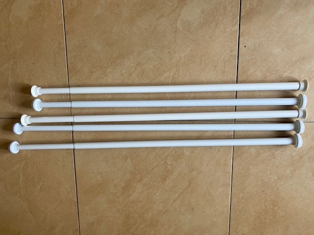 Rozpínací tyč na závěs