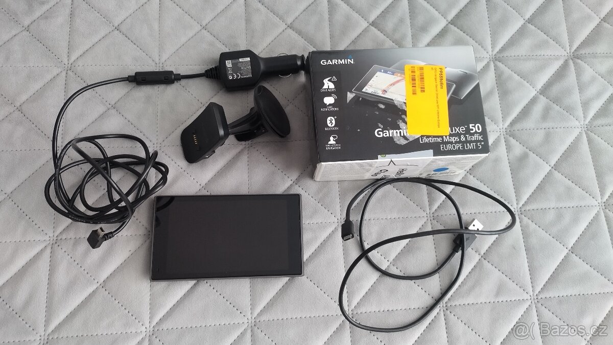 Garmin DriveLuxe 50LMT Lifetime s příslušenstvím