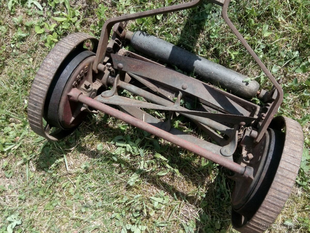 Sekačka ruční litinová BRILL - R52B - PLATÍ do SMAZÁNÍ