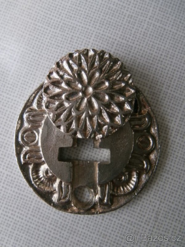 Starožitný trezor Popelka krytky zámků repliky po 500 kč