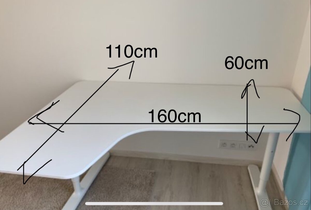 Rohový psací stůl ikea