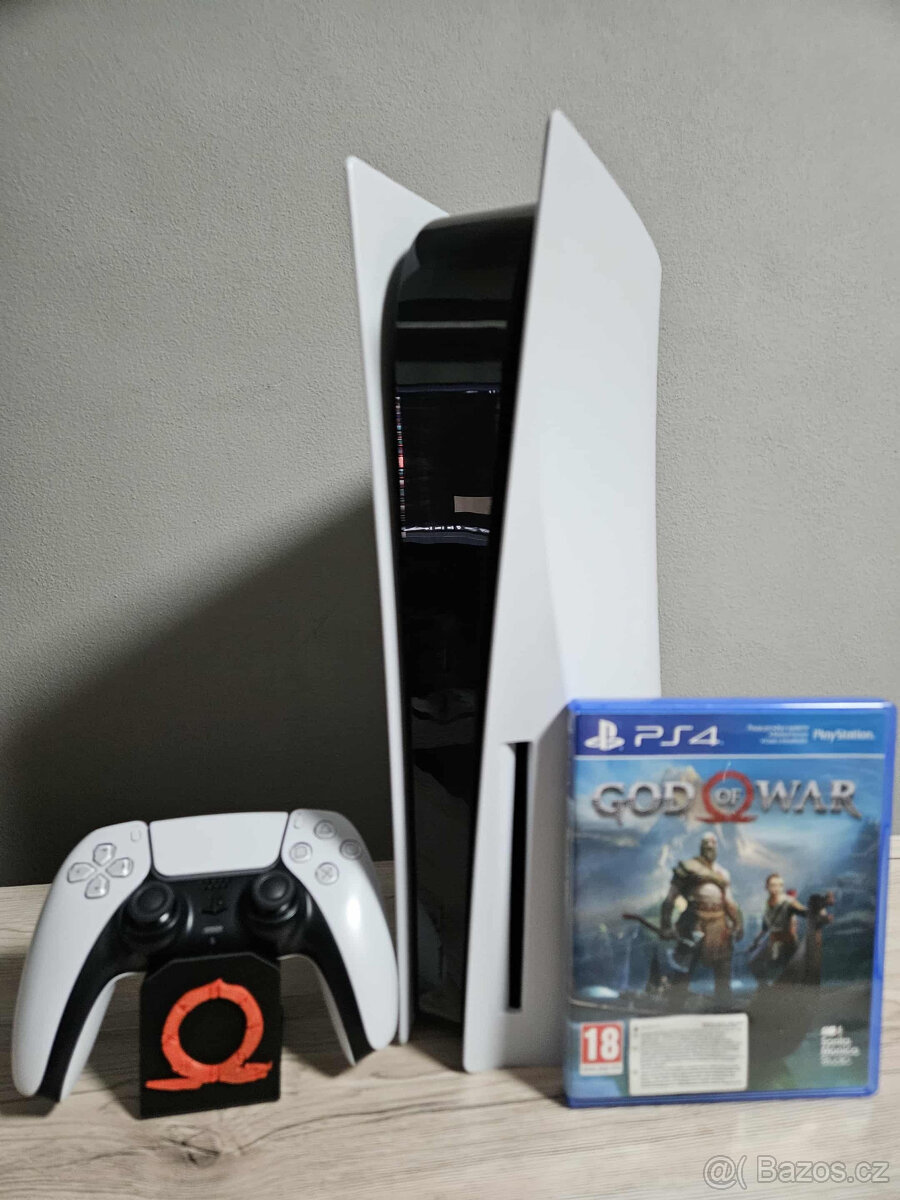 PlayStation 5 s mechanikou + God of War + stylový stojan
