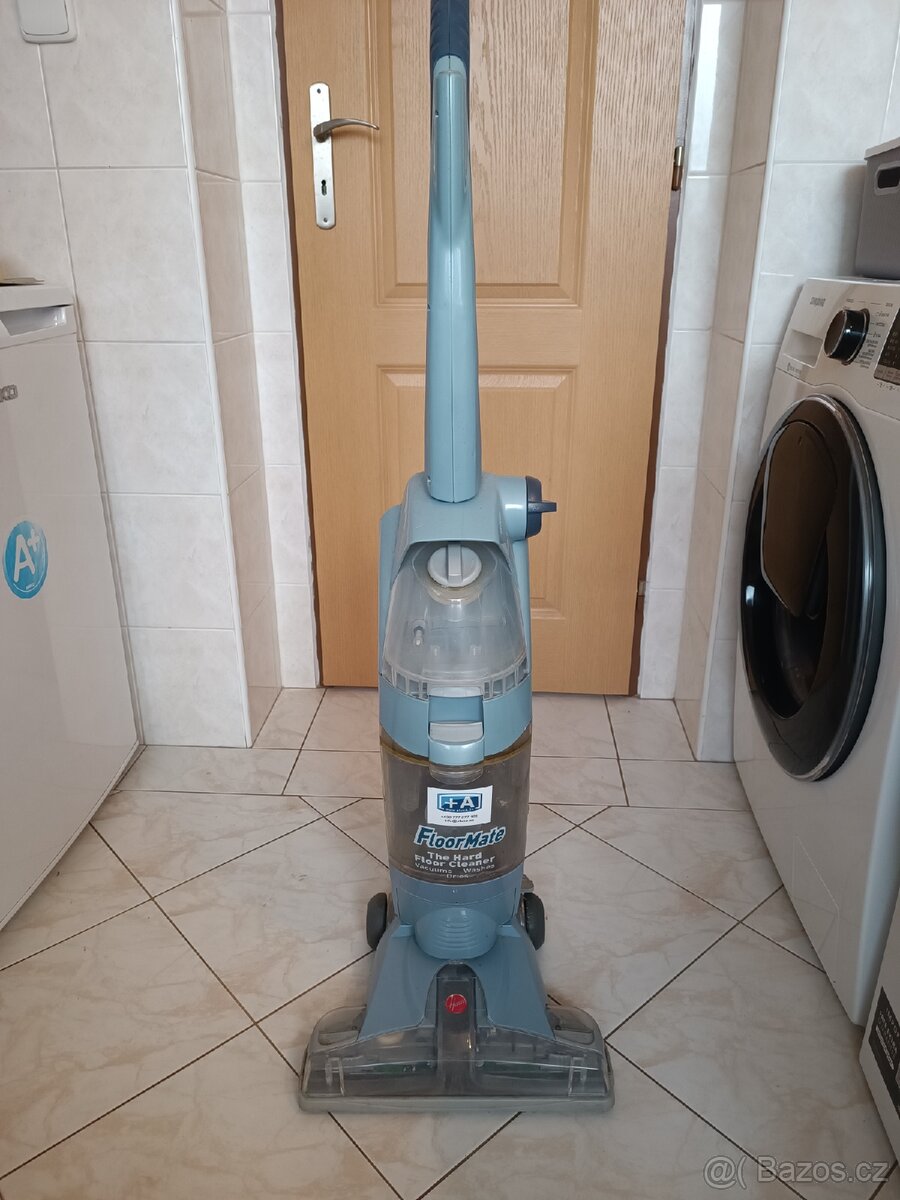 Vysavač a mycí stroj 2 v 1 Hoover