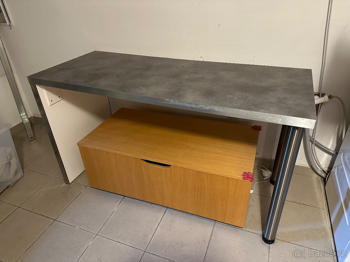 Stul a konferencni stolek