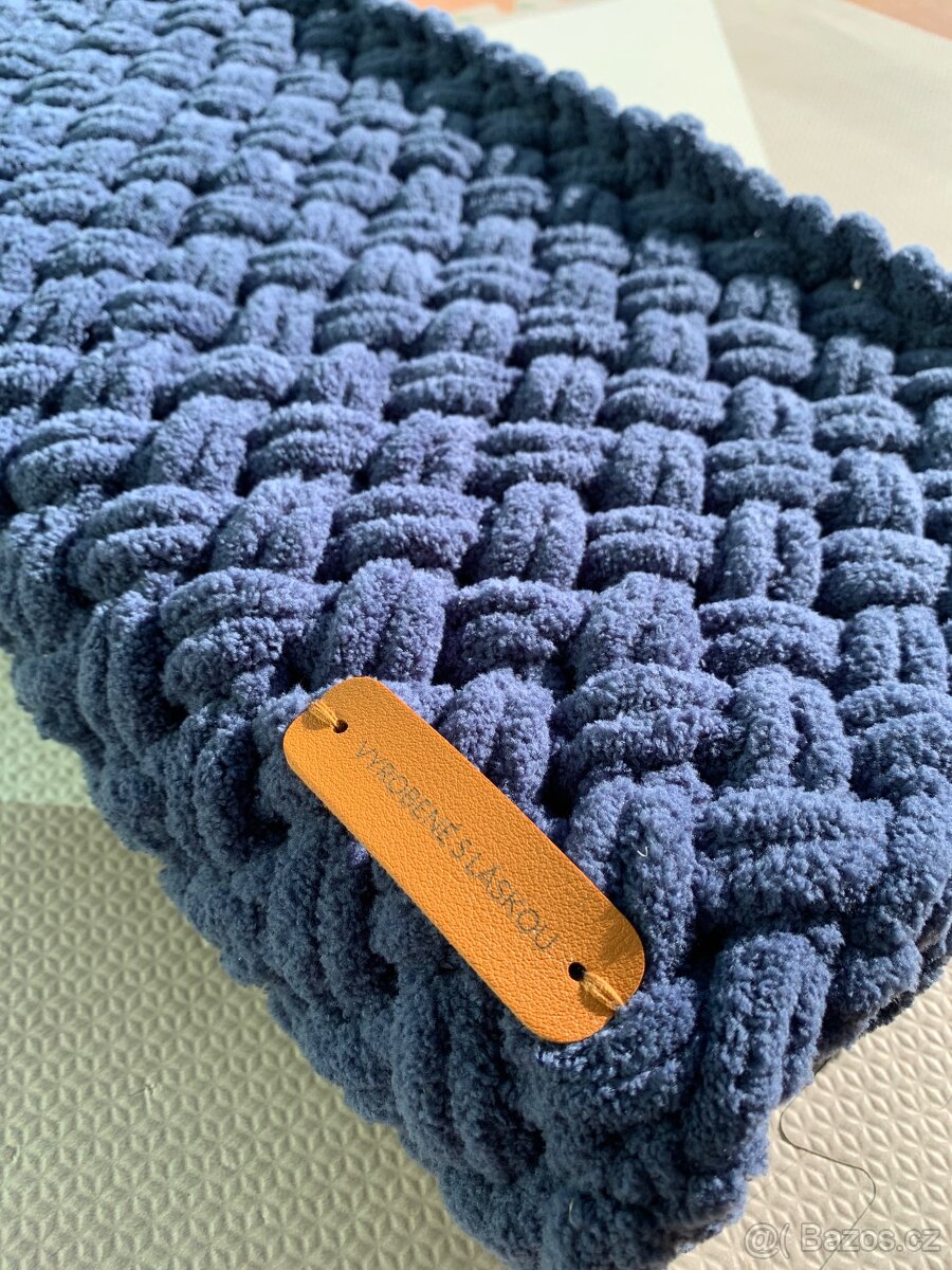 Dětská nepadací puffy deka na sportovní kočárek tmavě modrá