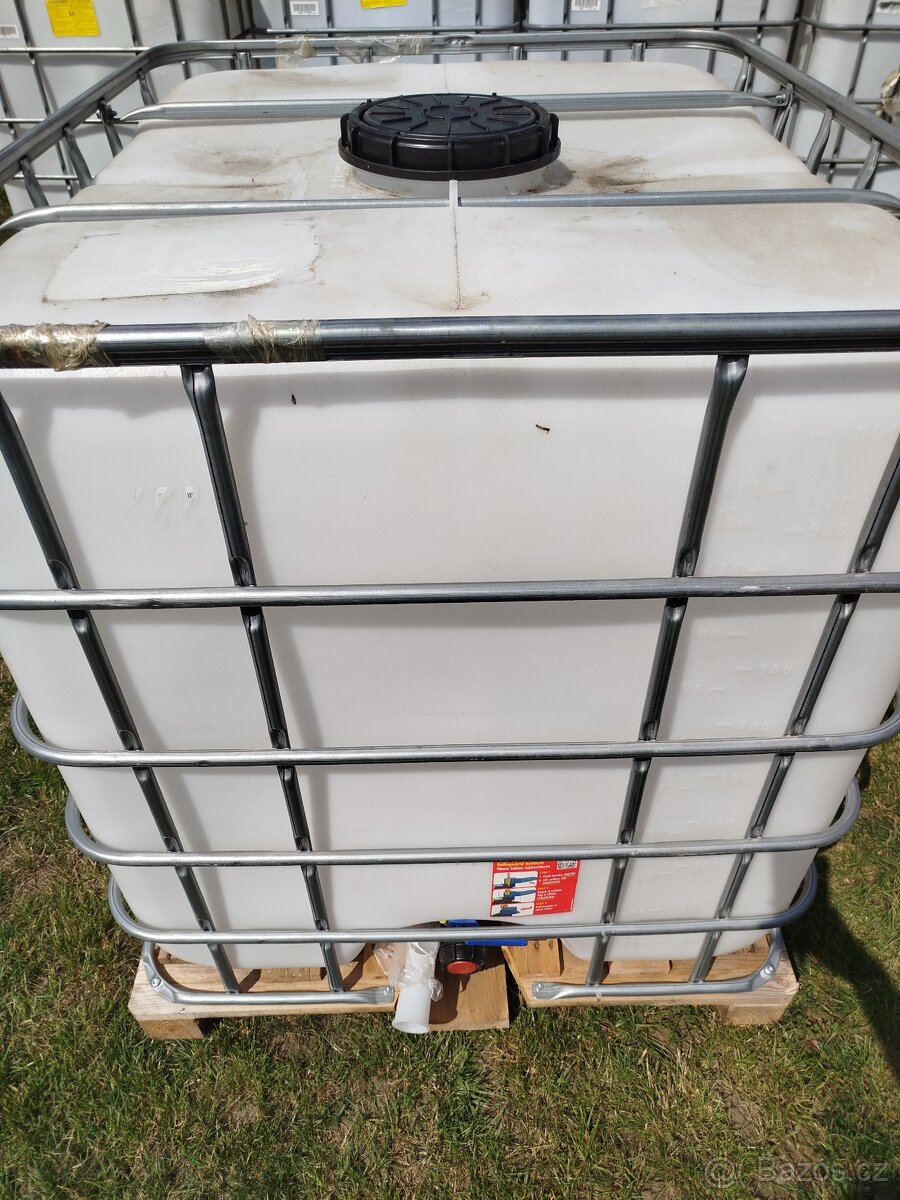 Ibc nádrže 1000l na vodu se širokým horním vikem