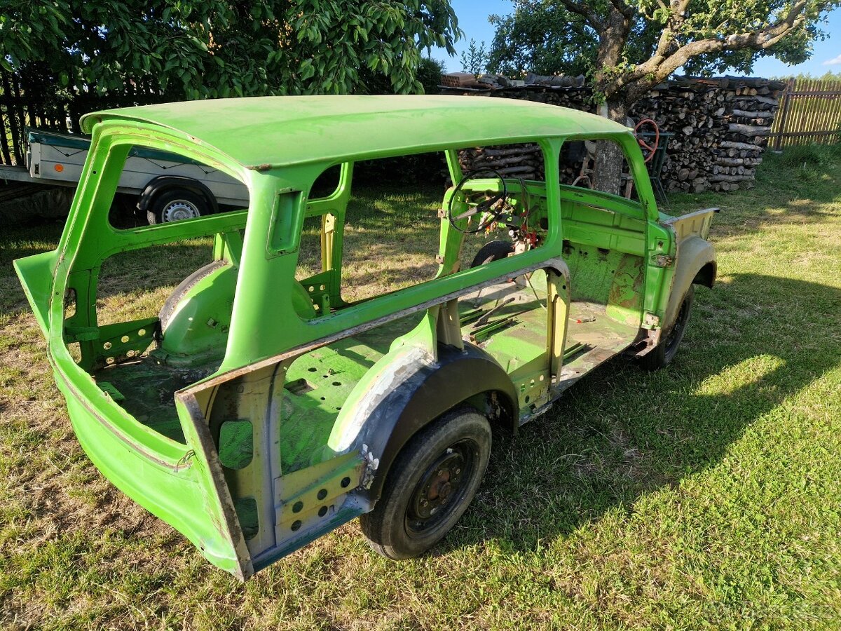 prodám karoserii Trabant T601 + díly