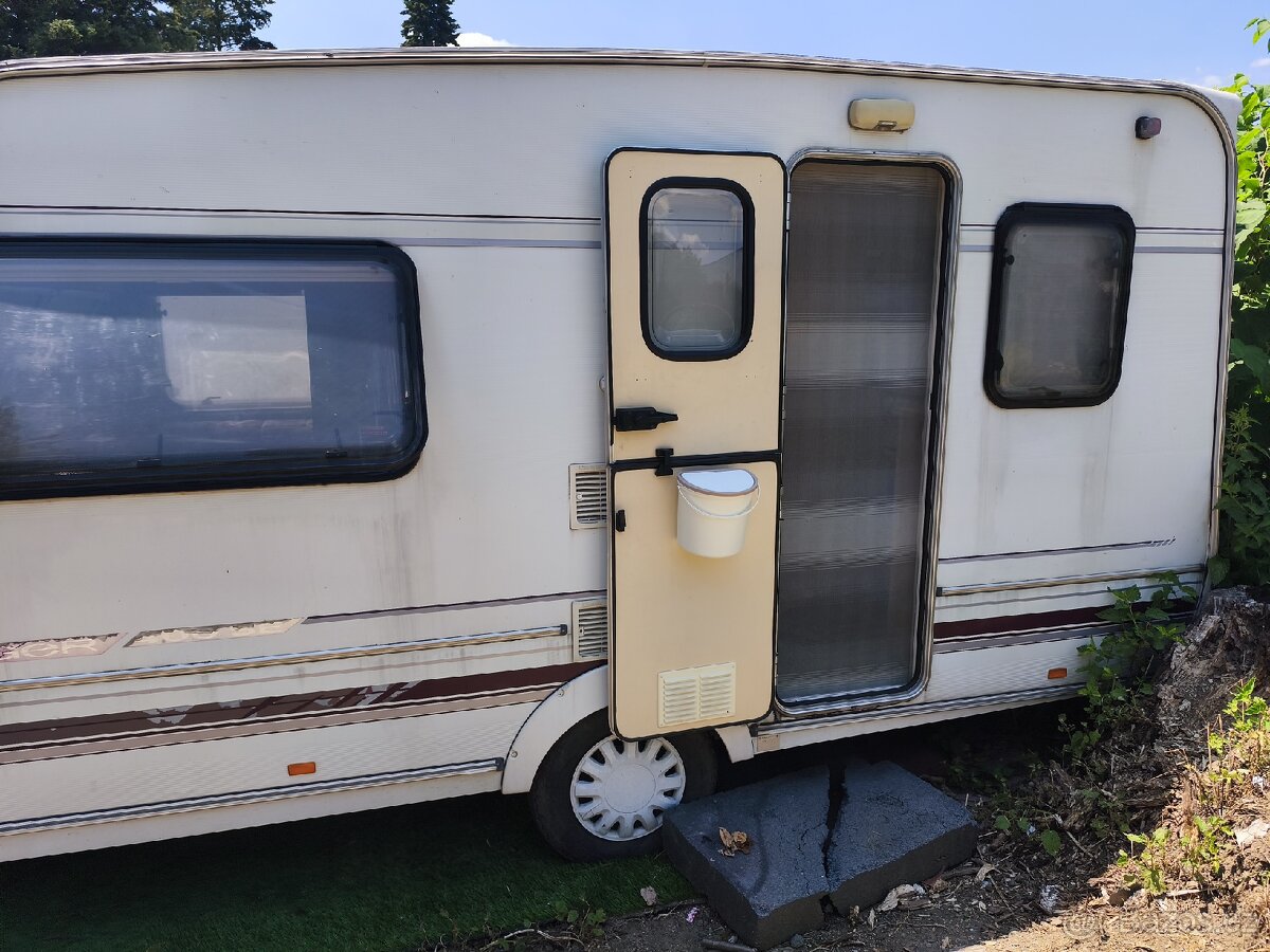 pronajmu karavan