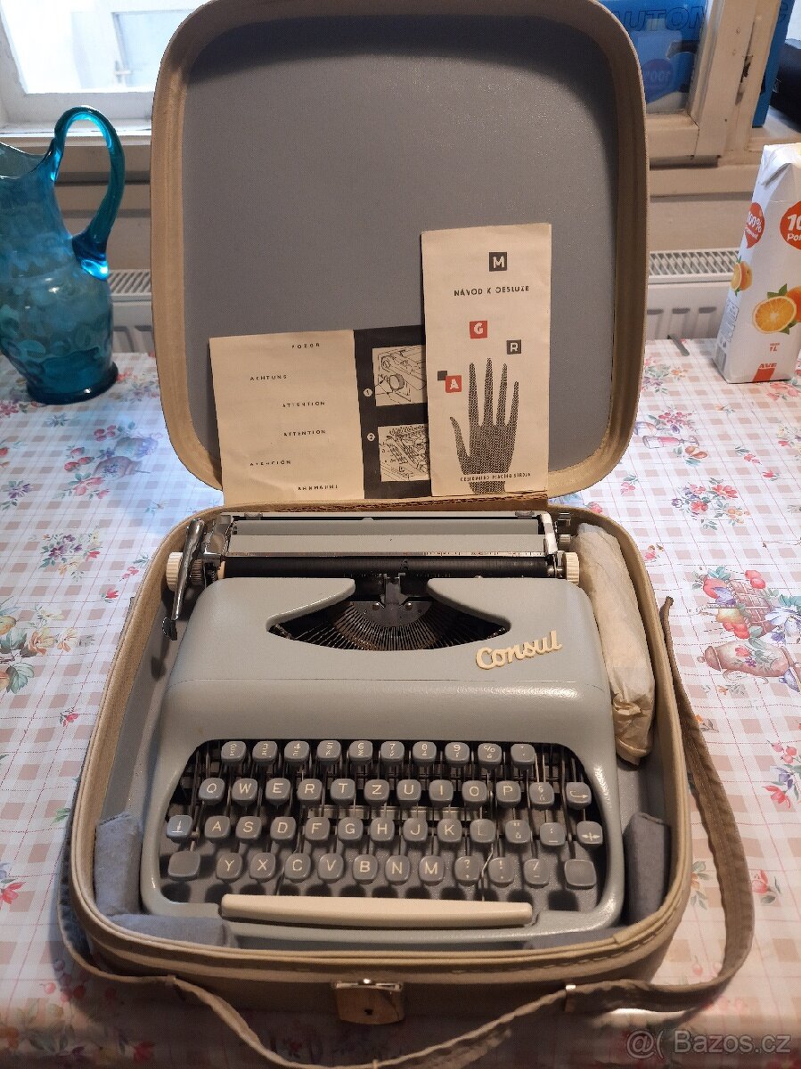 Cestovní psací stroj