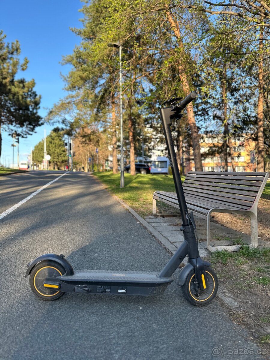 Elektro koloběžka Ninebot Max G30p