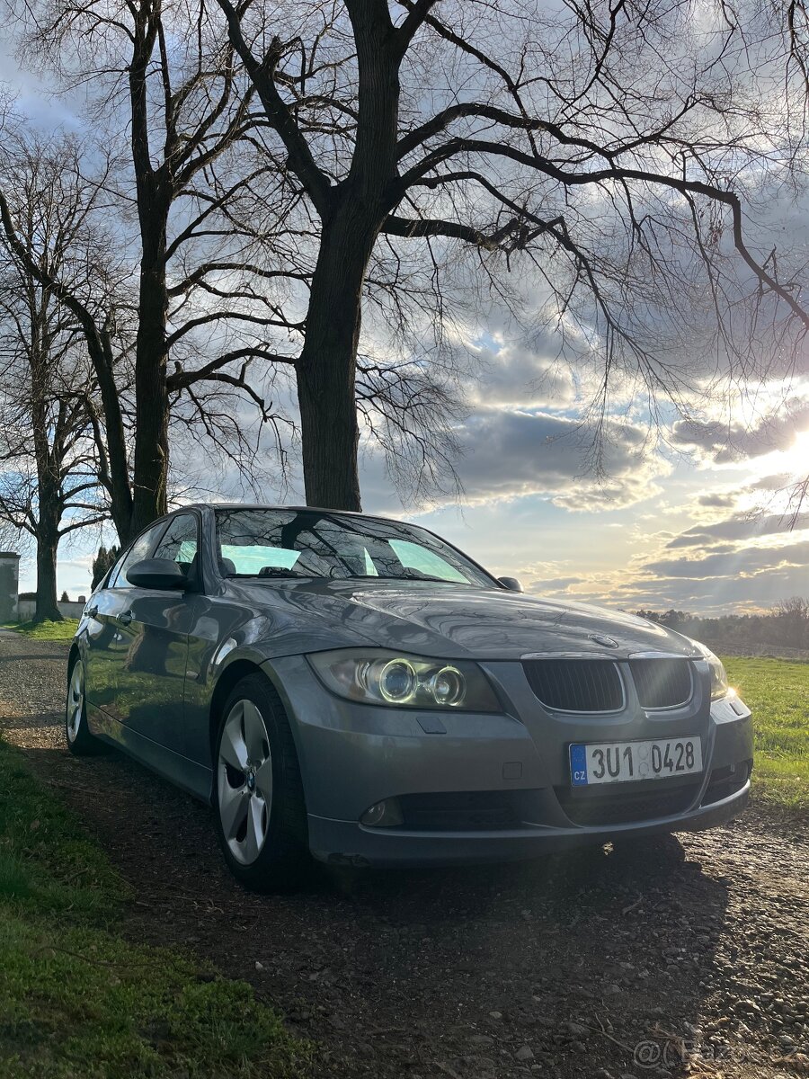 BMW E90 320D