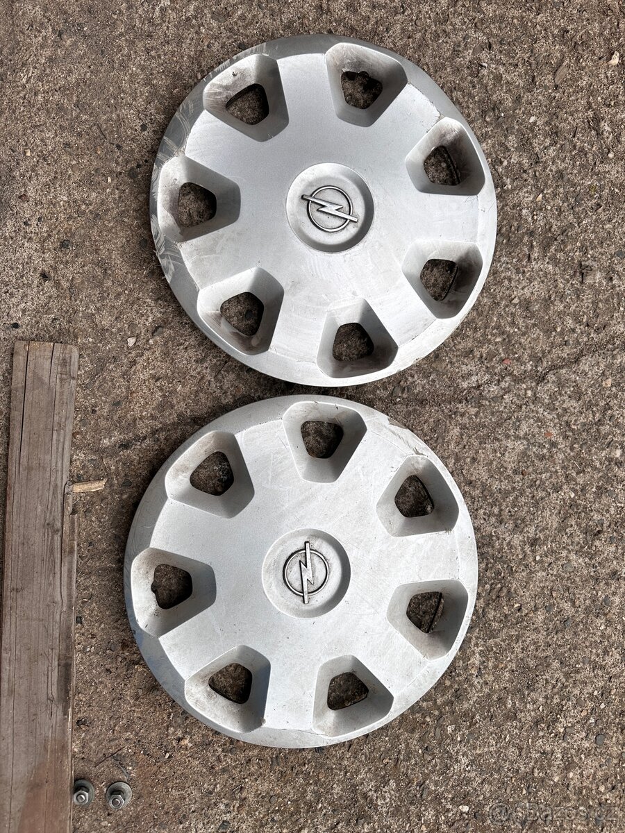 15” poklice Opel