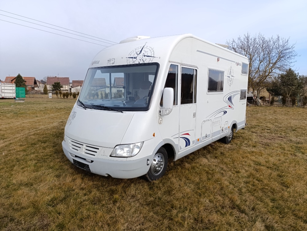 Obytný automobil FRANKIA 6 míst