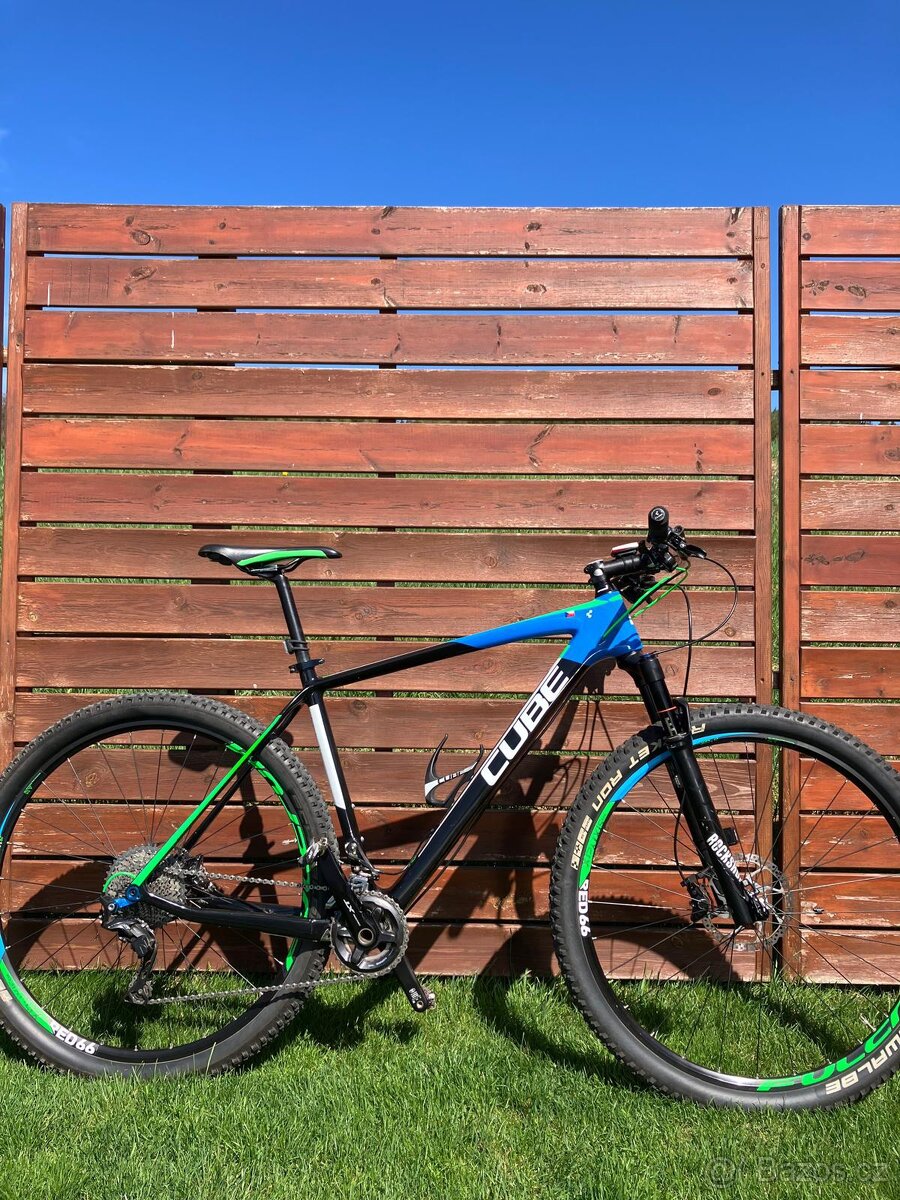 Karbonové kolo Cube XL