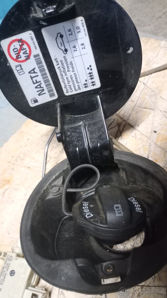 Víčko nádrže sedan+servo zámek WV Passat B 6