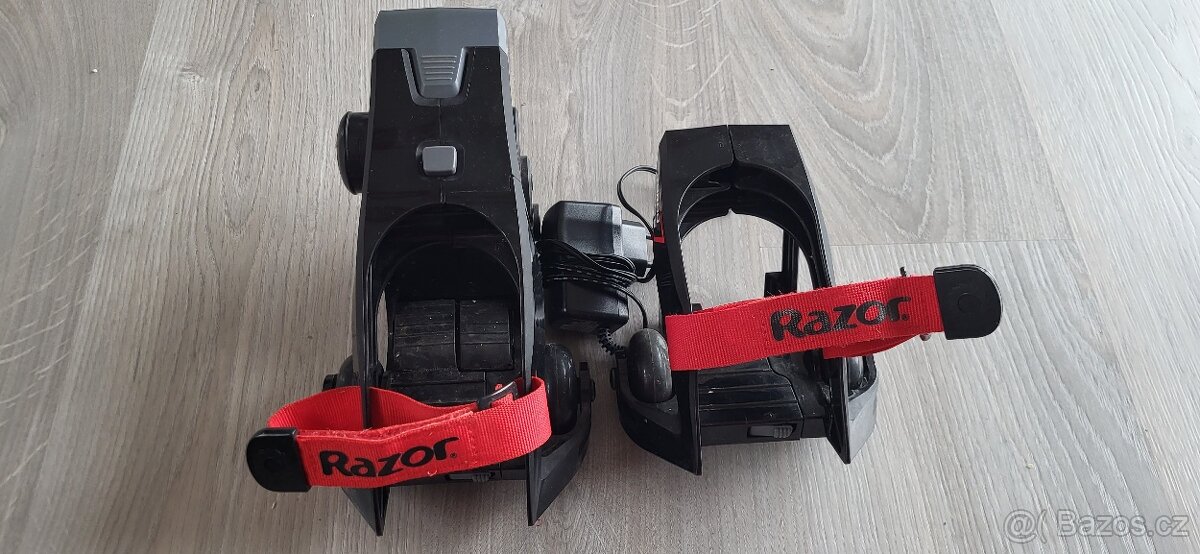 Prodám Razor TurboJetts el./kolečkové brusle/33-36/hokejove