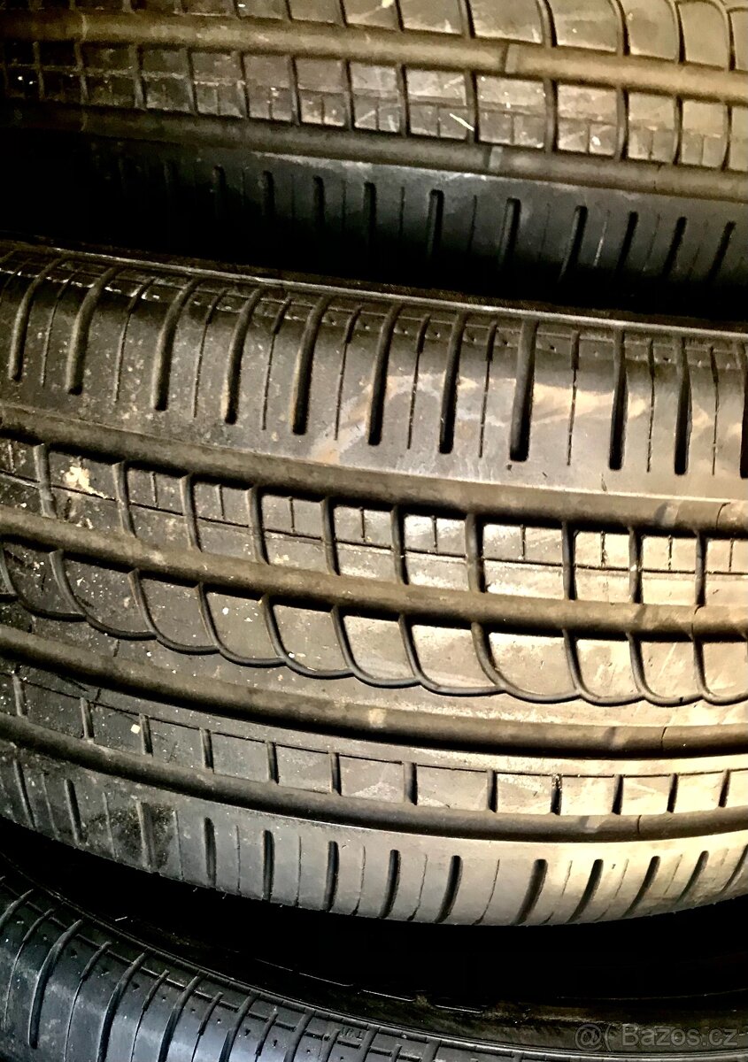 Letní pneu 275/45/20 čtyři kusy Pirelli 95%vzorek vzorek