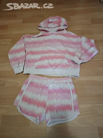 Mikina a kraťasy 10/11 let