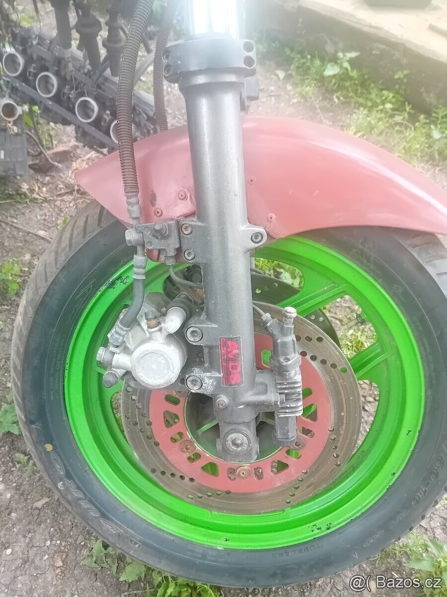 GPZ 900