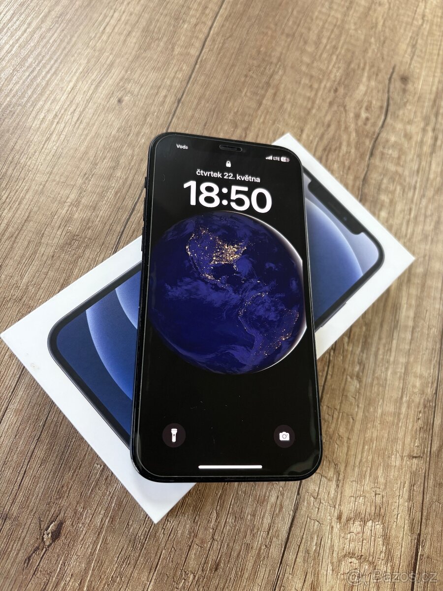 iPhone 12 64GB černý