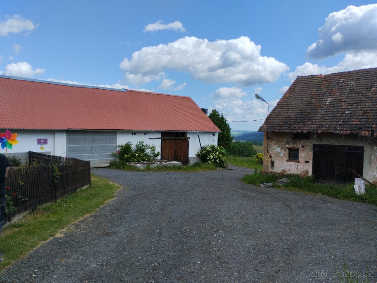 Zrušený zemědělský areál ke komerčnímu užití