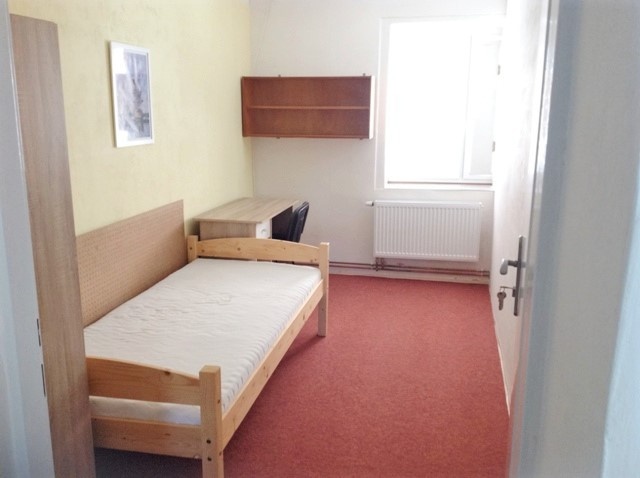 1.lůž + 2.lůž. pokoj, studenti/ky, pračka, St. Lískovec