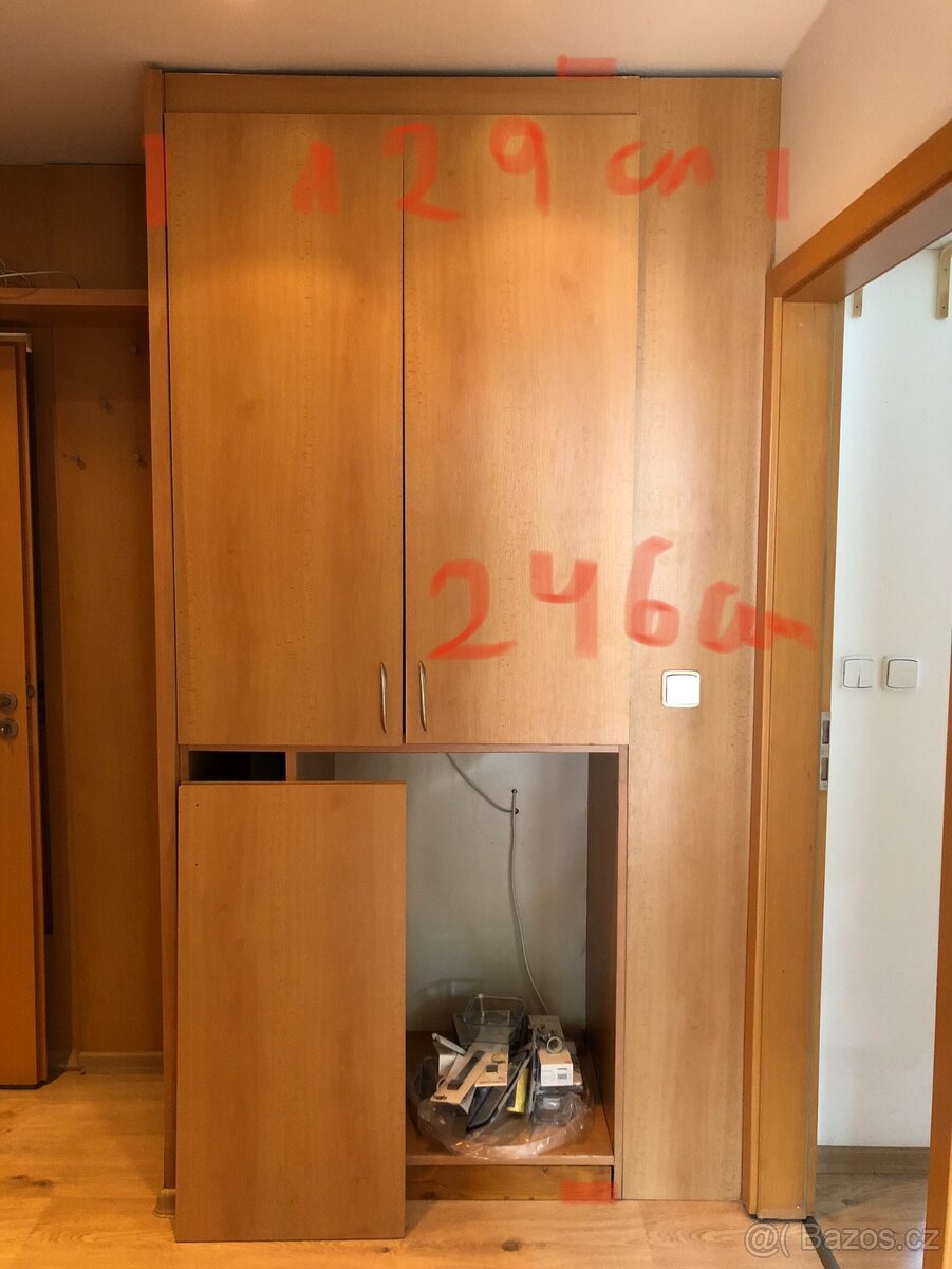 Skříň