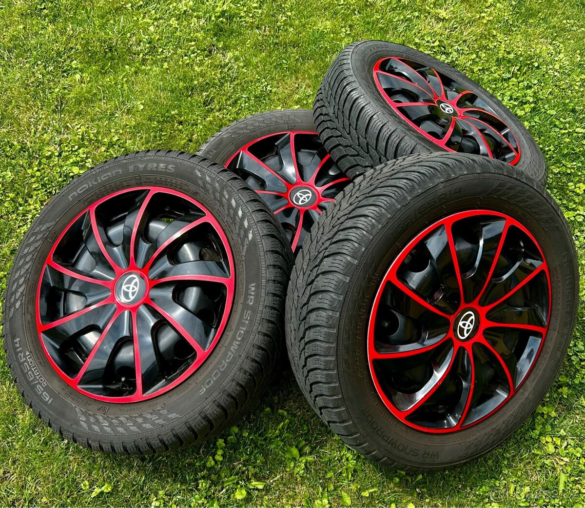 zimni pneu s toyota poklicemi