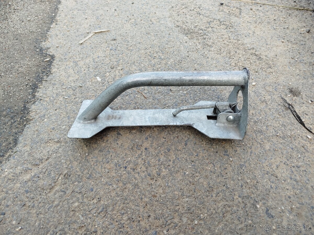 Klín na autopřepravník