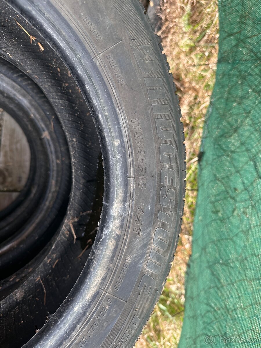Bridgestone 175/65/r15 84T