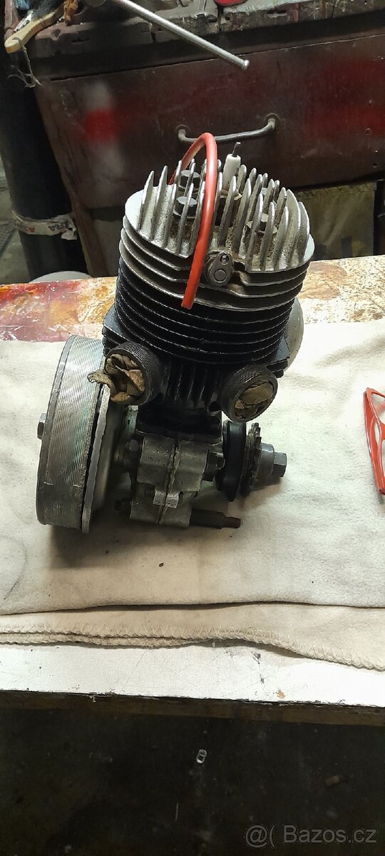 Jawa speciál motor