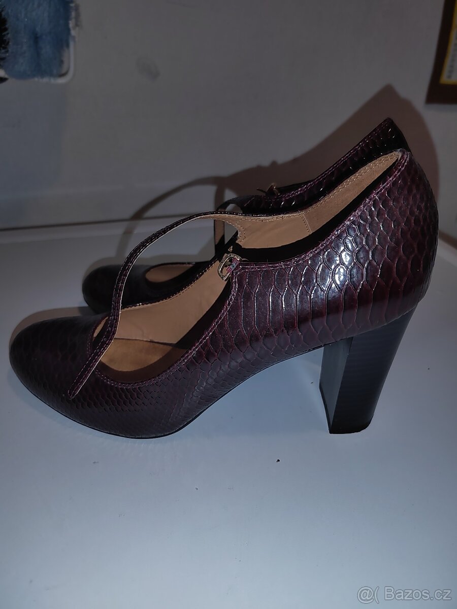 Elegantní lodičky Baťa Insolia vel. 40 bordó