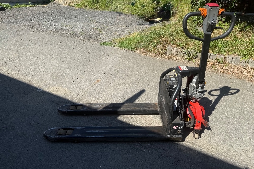 Prodám Elektrický Paletový vozík Heli