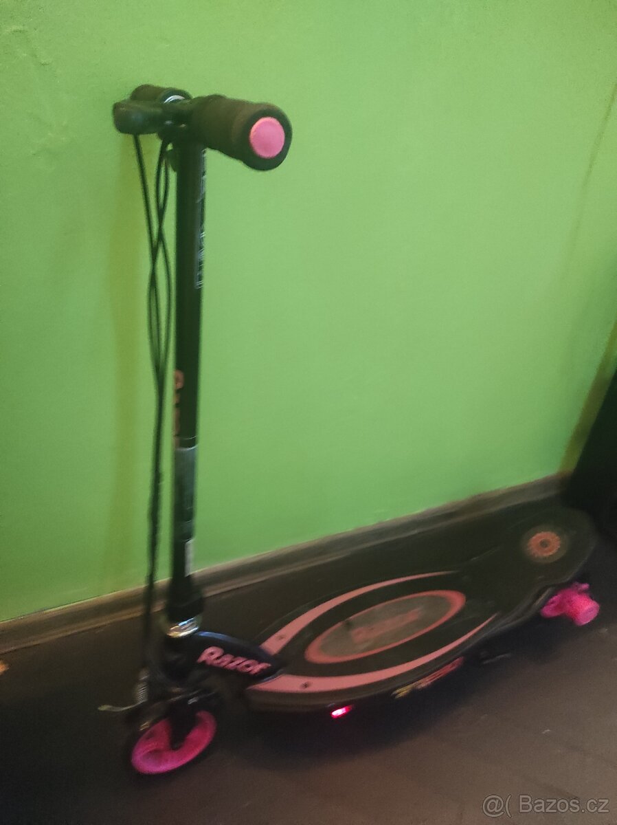 DĚTSKÁ ELEKTRICKÁ KOLOBĚŽKA
