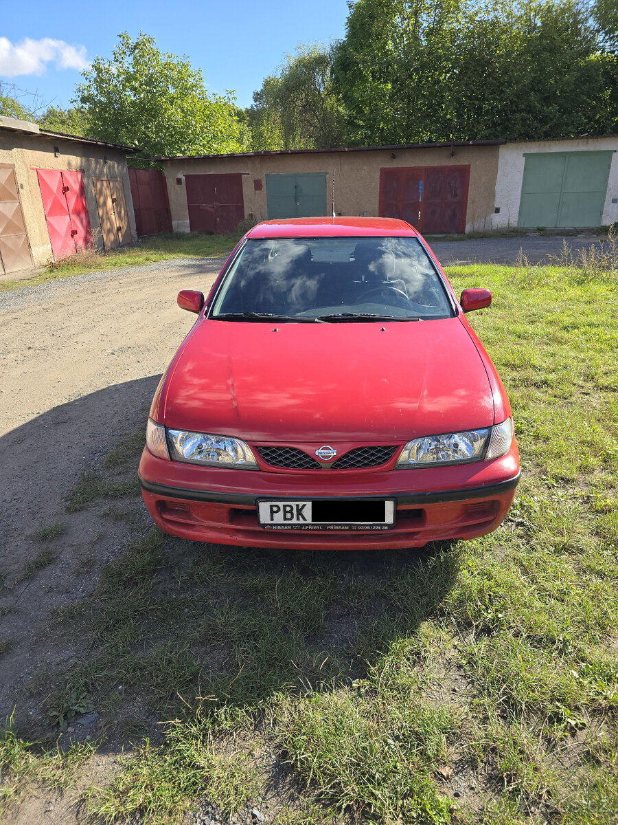 Nissan Almera 1.4 16V Spring hatchback garazovany