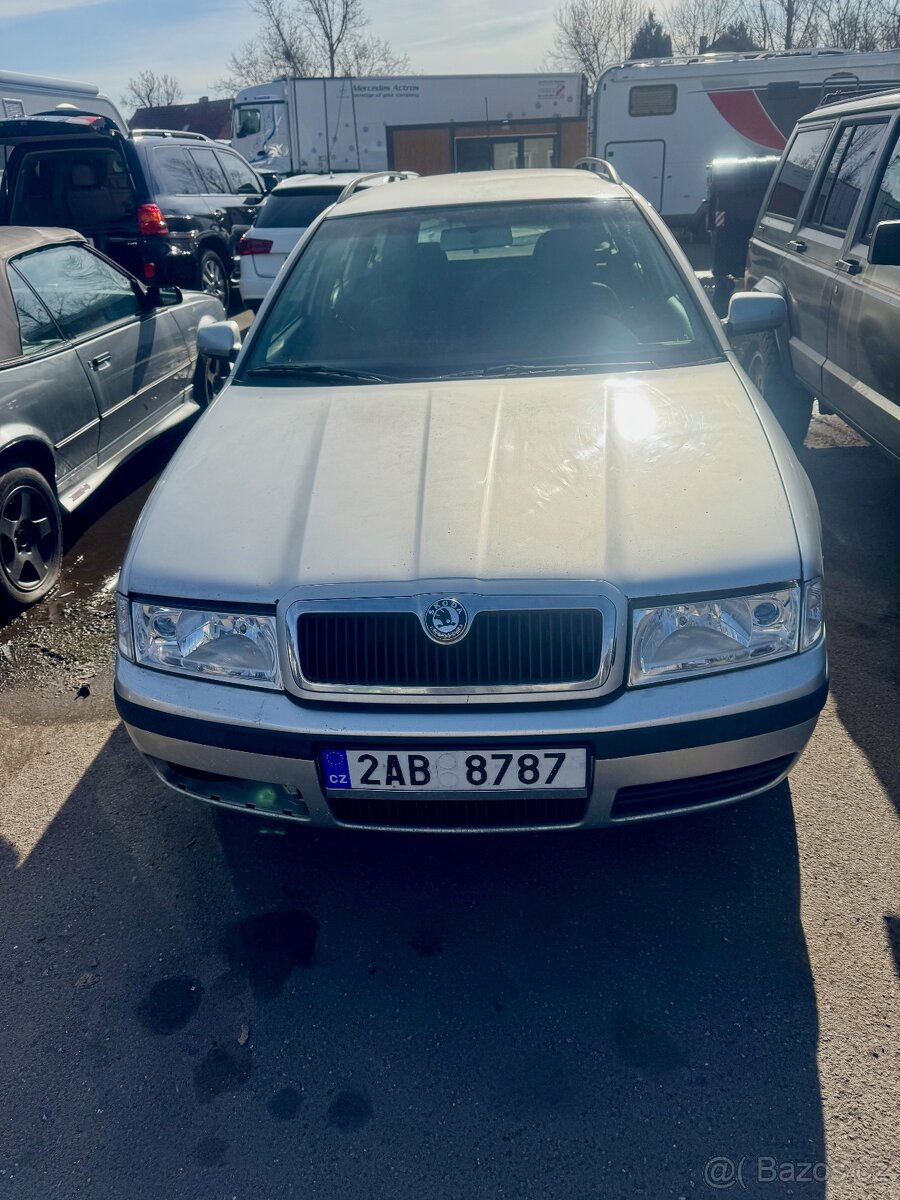 Škoda Octavia 1, rv 2001, poškozený motor