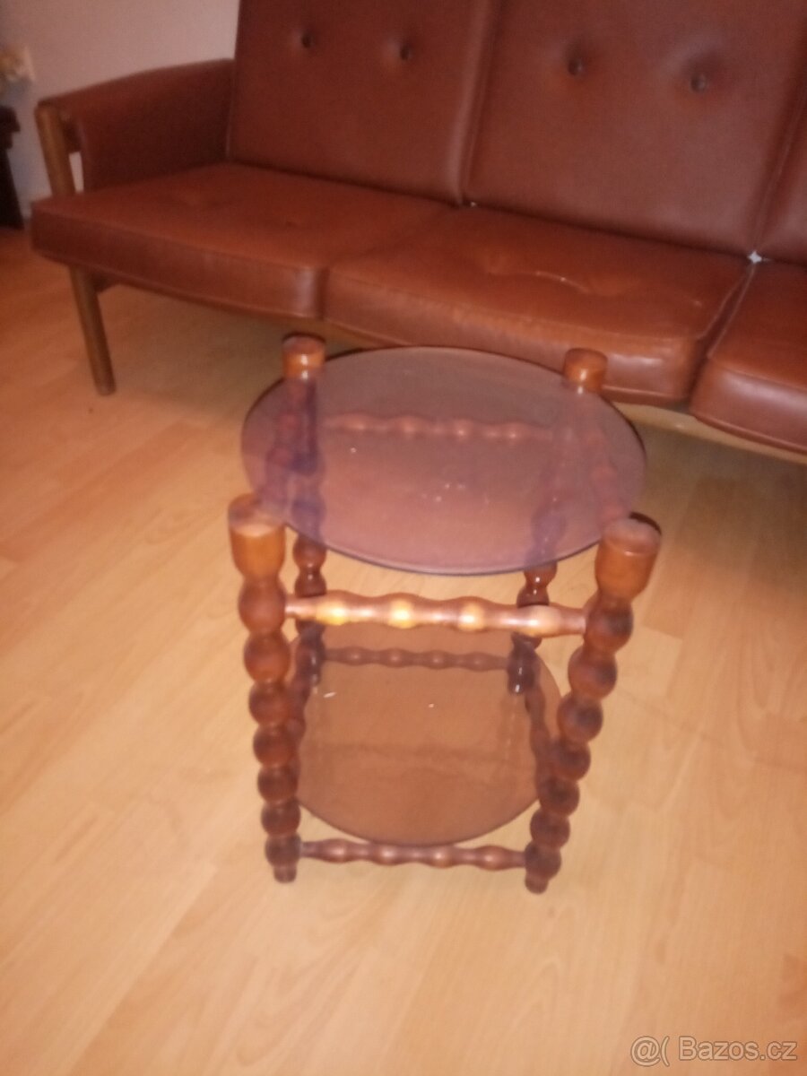 Konferenční stoleček