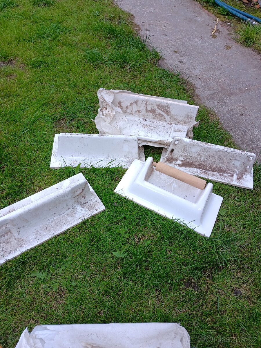 HOB keramika nosiče na mýdlo a toaletní papír