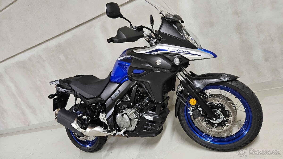 Suzuki V-Strom DL 650 XT ABS. rok 10/2023, najeto 7,9.t.km.