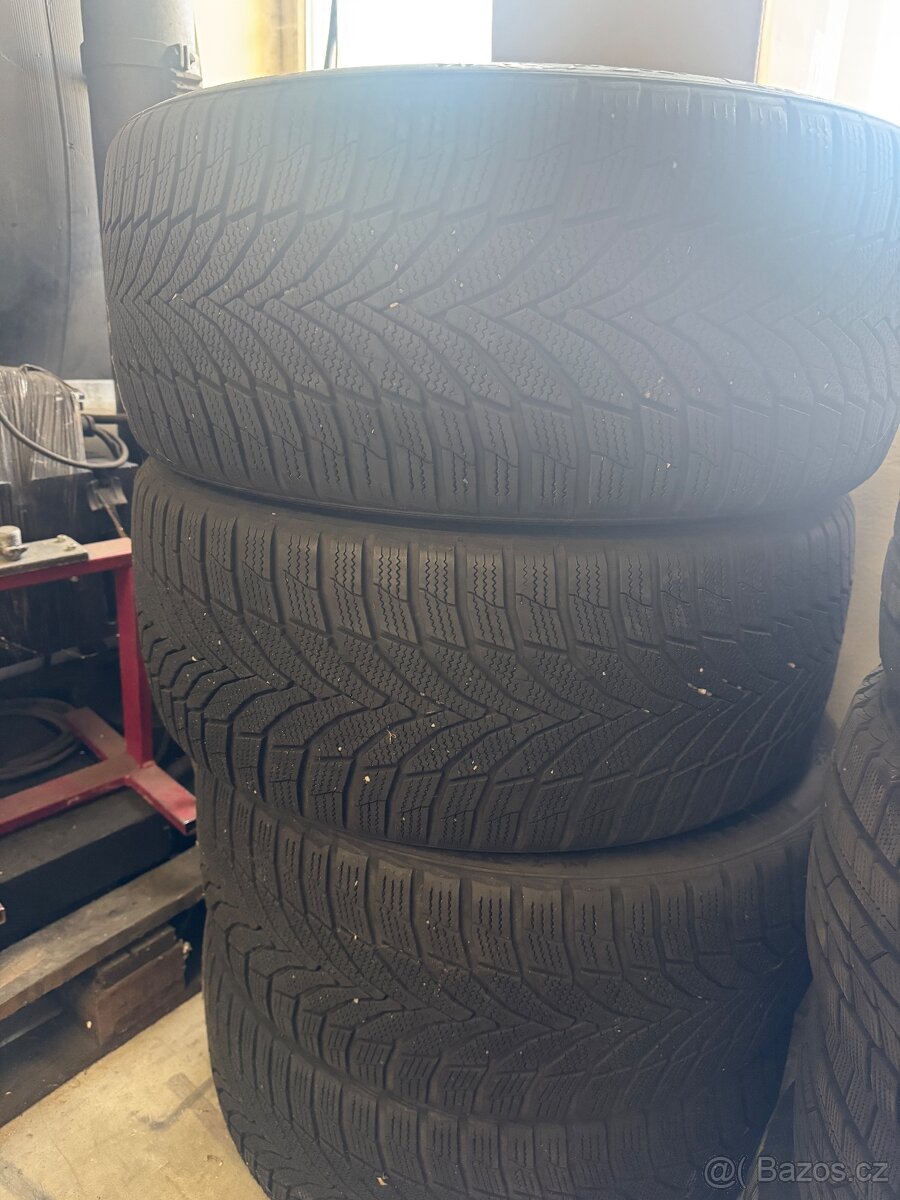 245/40 R19 zimni NEXEN WINGUARD SPORT2