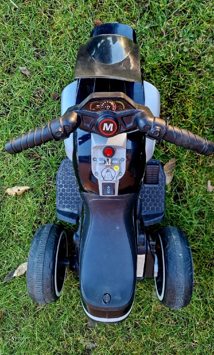 STX Elektrická tříkolka