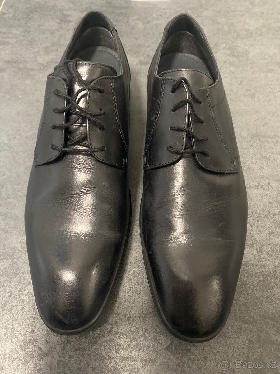 Elegantní nazouvací boty  Bata - nero